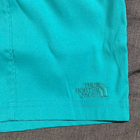 NWT The North Face Flash Dry Colorblock Shorts - Picture 2 of 8
